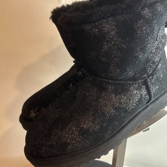 UGG Women's Mini Bailey Bow Glimmer Black Boots size 7 New No Box 1125795 - Picture 3 of 9
